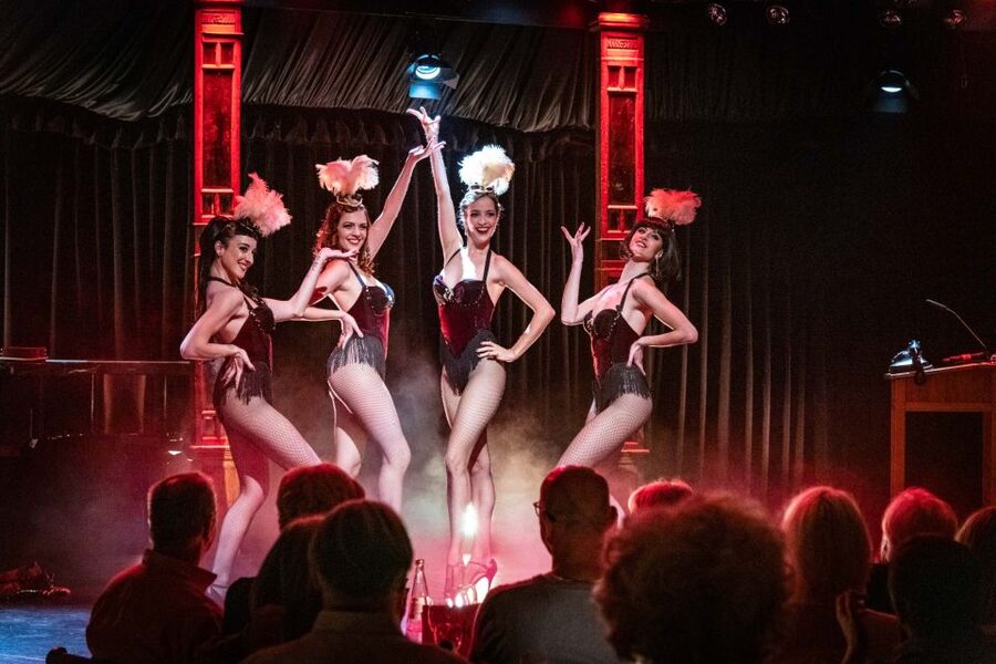 Berlin: Showgirls of Burlesque Show - How much German do you need?