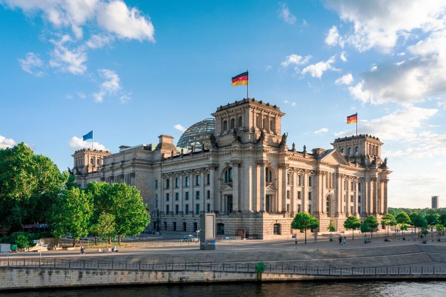 Berlin: Sights and Highlights Bike Tour with a Local Guide - Guides who make the difference