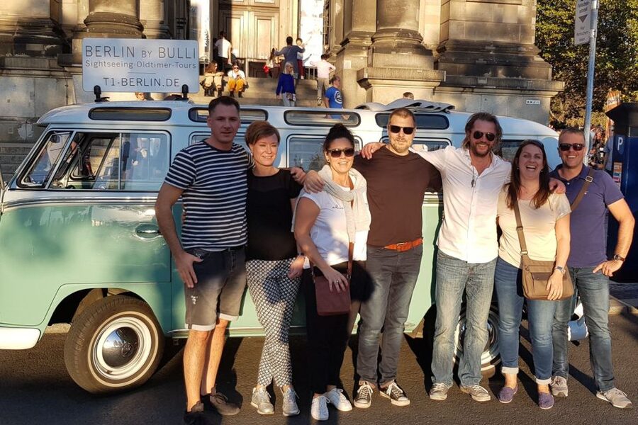 Berlin: Sightseeing Tour in Classic Volkswagen T1 Samba Bus - The VW Samba bus is part of the attraction
