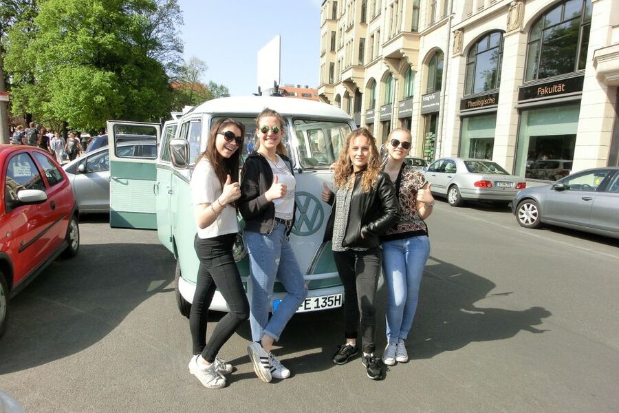 Berlin: Sightseeing Tour in Classic Volkswagen T1 Samba Bus - Comfort, weather, and practical limits