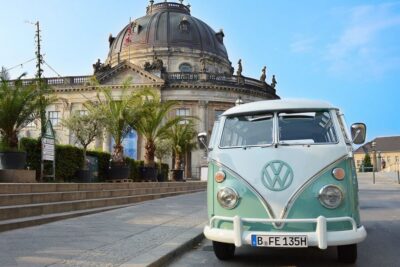 Sightseeing Tour in Classic Volkswagen T1 Samba Bus
