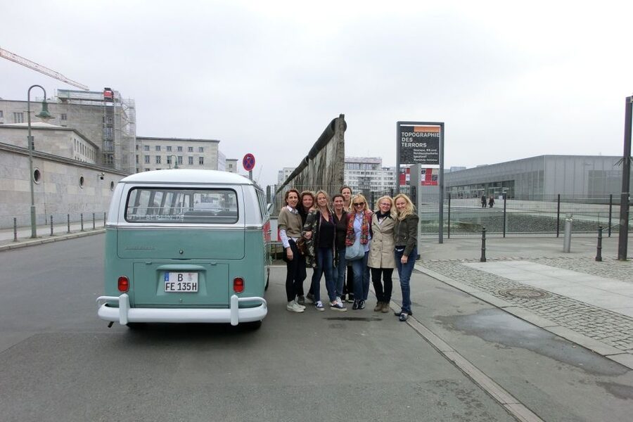 Berlin: Sightseeing Tour in Classic Volkswagen T1 Samba Bus - From the Victory Column to Kurfürstendamm