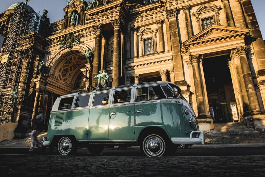 Berlin: Sightseeing Tour in Classic Volkswagen T1 Samba Bus - The photo booklet adds real value