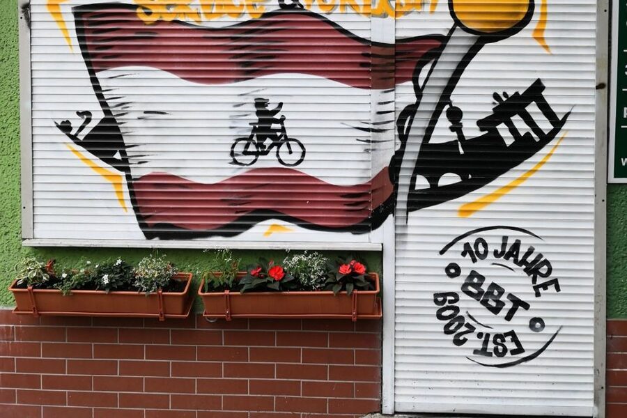 Berlin: Small Group Bike Tour Through City Center - Alexanderplatz gathers the former East Berlin landmarks