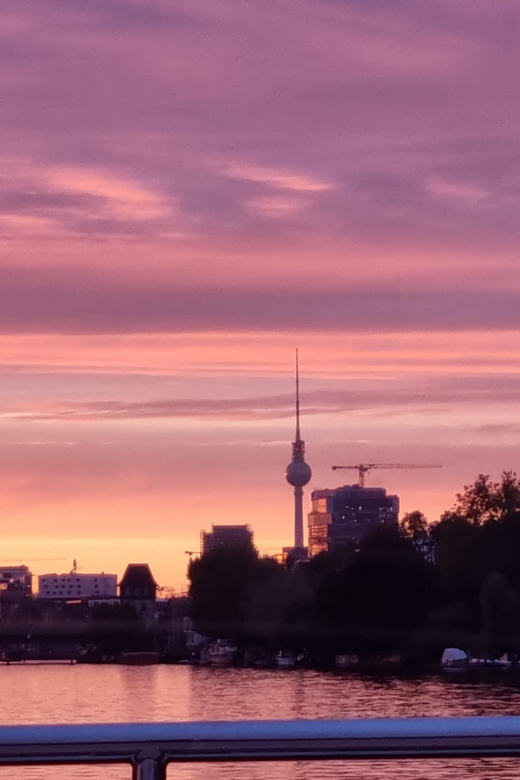 Berlin: Solar Powered Sunset Catamaran Cruise & Audio Guide - East Side Gallery and the Mühlendamm lock