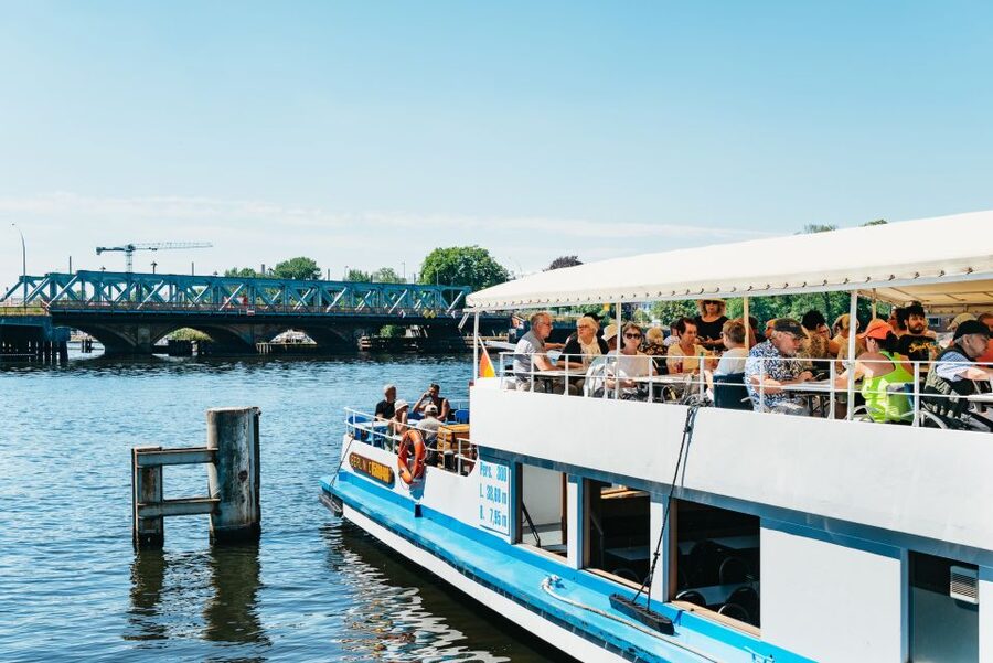 Berlin: Spree Boat Tour to Müggelsee - Köpenick brings history to the river route