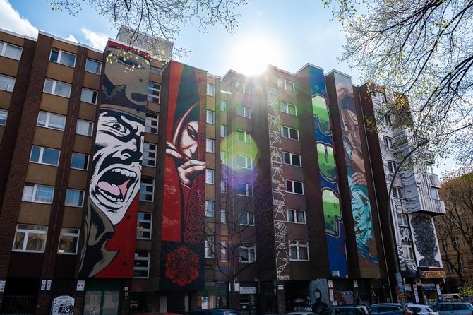 Berlin Street Art Walking Tour - Off The Grid - Reading the art instead of just photographing it