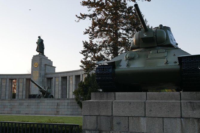 Berlin & The Third Reich Private Guided Tour - Pariser Platz and the Brandenburg Gate