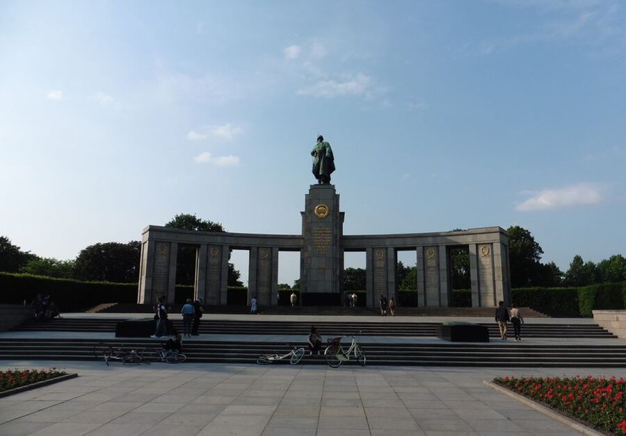 Berlin: The Time of National Socialism Walking Tour - The Reichstag and the transfer of power