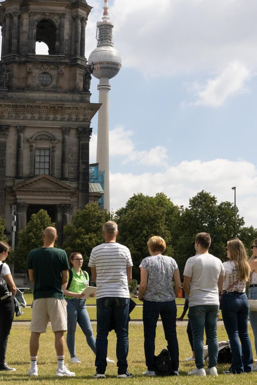 Berlin: the treasures of berlin - walking tour - What the 90-minute format does well