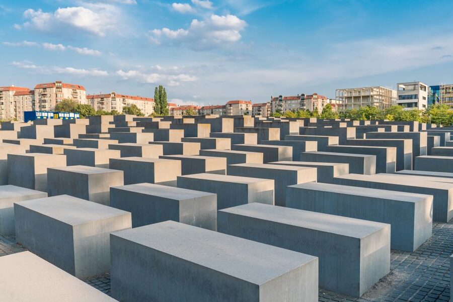 Berlin: Third Reich and Cold War 2 Hour Walking Tour - Guide style, group size, and comfort