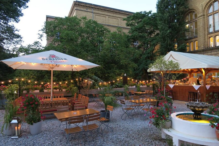 Berlin: Ticket for Bar Jeder Vernunft - Theater & Restaurant - A glittering tent near Kurfürstendamm