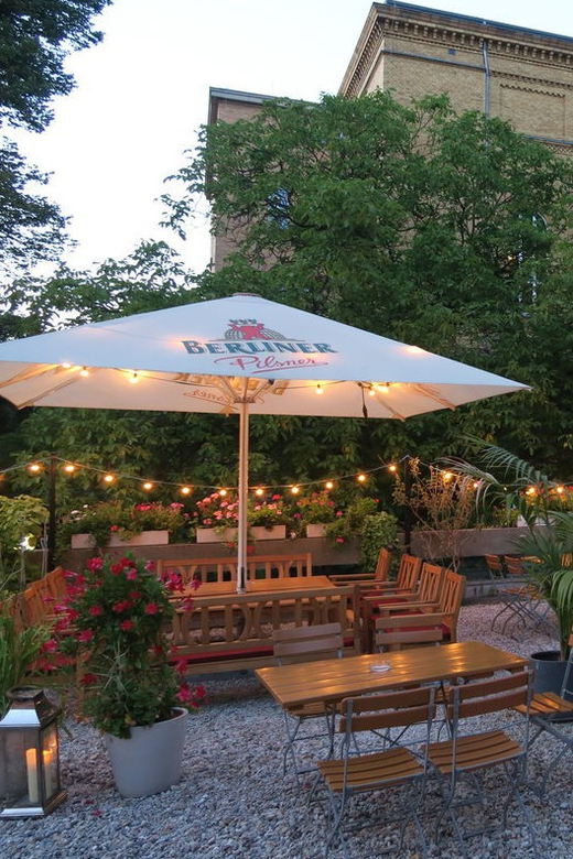Berlin: Ticket for Bar Jeder Vernunft - Theater & Restaurant - What your two-hour evening looks like