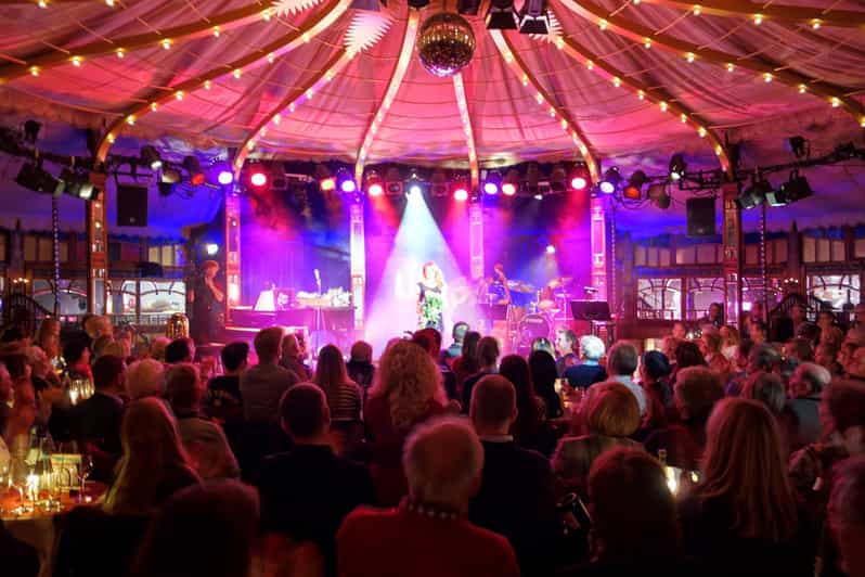 Berlin: Ticket for Bar Jeder Vernunft - Theater & Restaurant - A program built around German cabaret