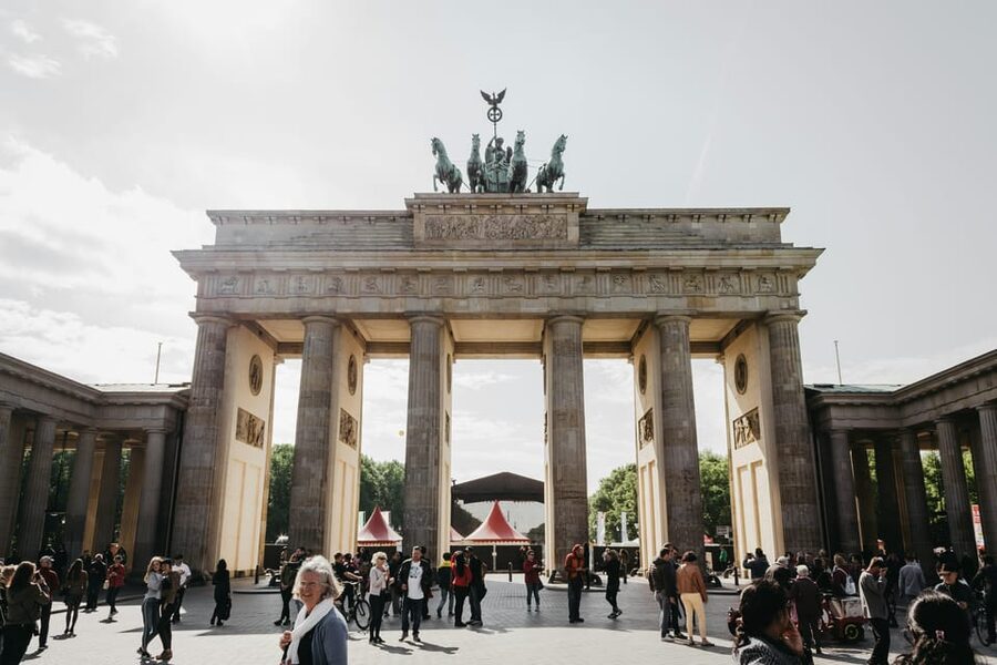 Berlin: Tour with Private Guide - Brandenburg Gate and the symbols of Berlin