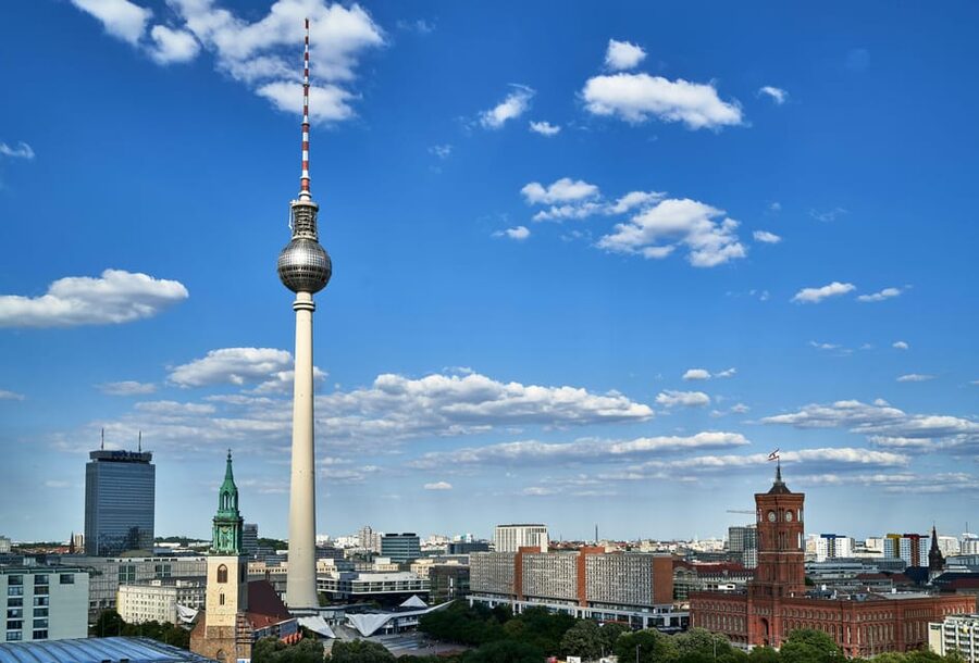Berlin: Tour with Private Guide - The Reichstag and Berlin’s political center