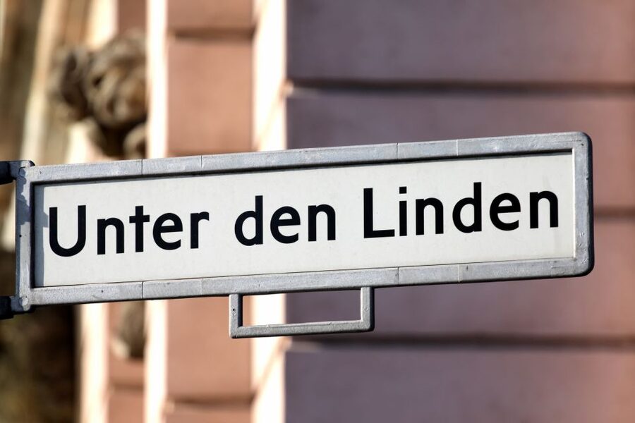 Berlin: Walking Tour of the Top 10 Sightseeing Attractions - Lustgarten, Berlin Cathedral, and Museum Island
