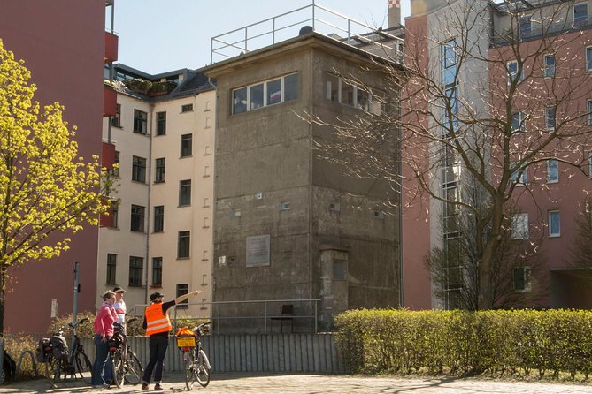 Berlin Wall and Cold War Bike Tour in Small Groups - Starting at Kulturbrauerei in Prenzlauer Berg