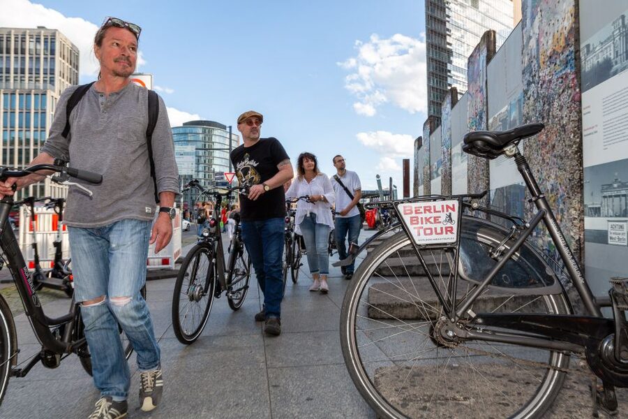Berlin Wall History Small Group Cycling Tour - Brandenburg Gate, Potsdamer Platz, and Checkpoint Charlie