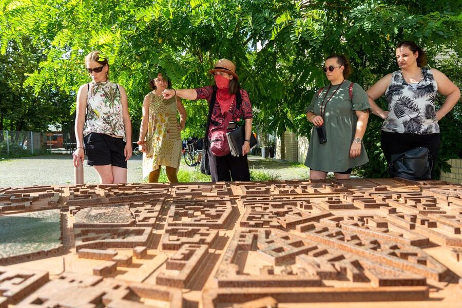 Berlin Wall: Small Group Guided Tour - Gleim Tunnel and Berlin’s changing public spaces