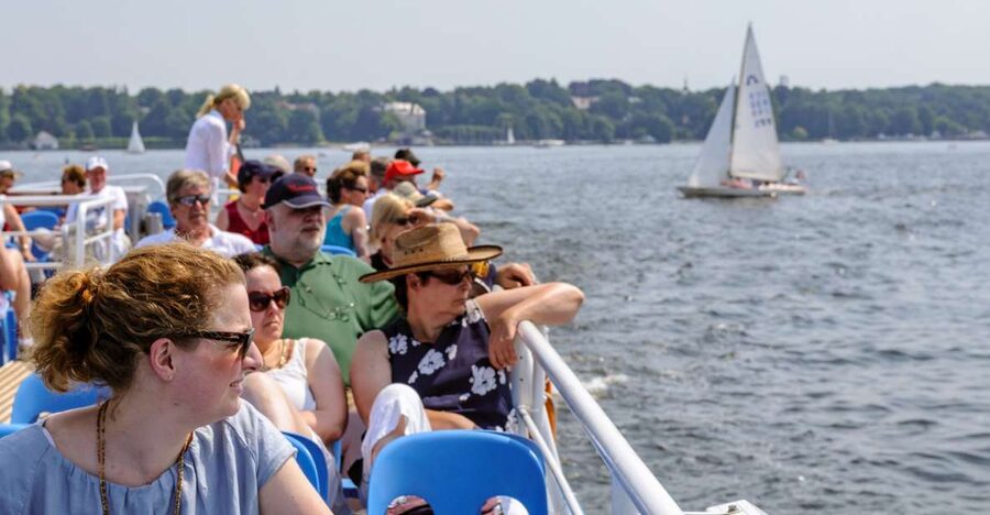 Berlin: World Heritage Cruise to Potsdam - Leaving Wannsee and entering Berlin’s lake district