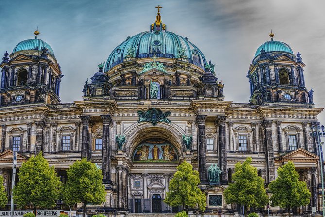 Best of Berlin with a licensed Guide - Guides and the human side of the tour
