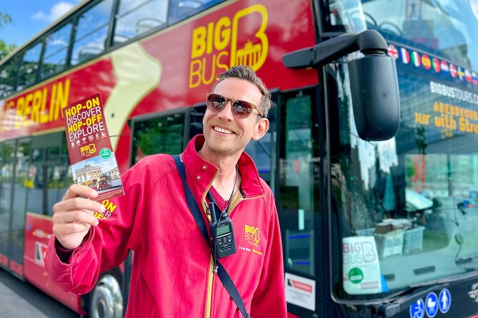 Big Bus Berlin Hop-On Hop-Off Sightseeing Tour & Currywurst - Wall history at Potsdamer Platz and Checkpoint Charlie