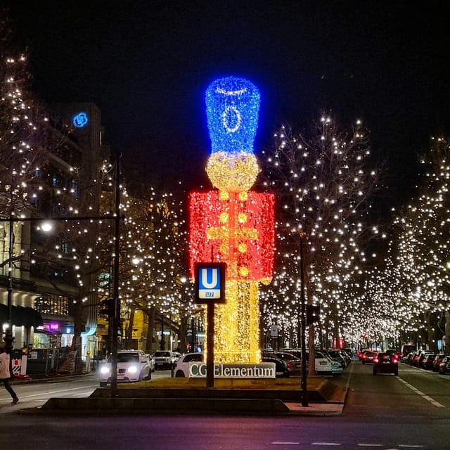 Christmas market lights tour bus through Berlin, free mulled wine (2.5 hours) - Kurfürstendamm begins the evening in bright style