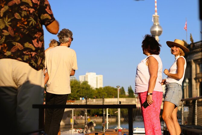 City lounge trip with the lounge ship through Berlin - Food, drinks, and the price you pay