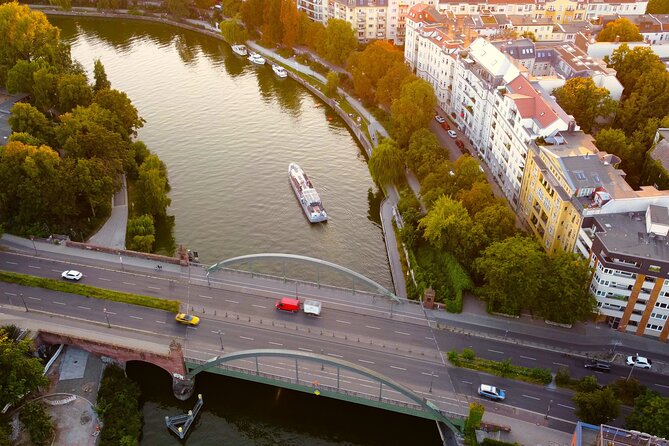City lounge trip with the lounge ship through Berlin - Meeting point and day planning