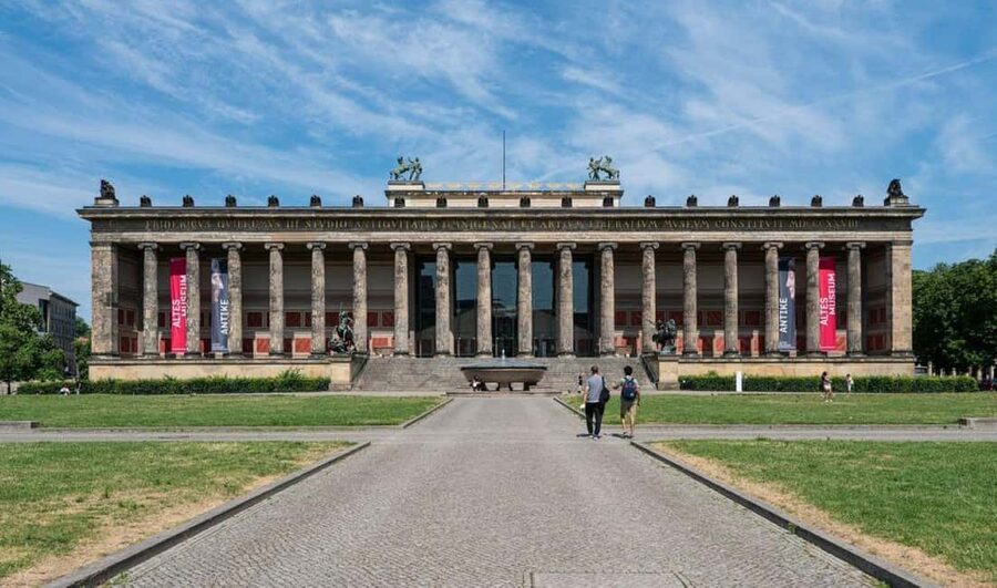 City Sightseeing Berlin: HOHO Bus - All Lines (A+B) & Icebar - Should you book the Berlin bus and Icebar?