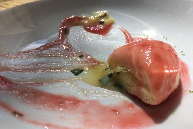 Classic Bites and Culinary Trends Neighborhood Food Tour in Berlin - Dessert on Oderberger Straße