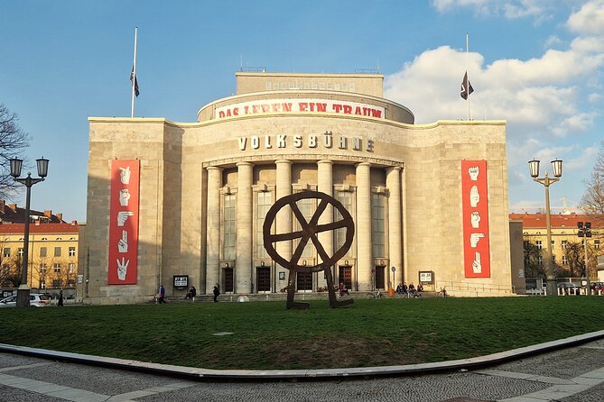 Dark Berlin Criminal Tour - Pace, group size, and practical planning