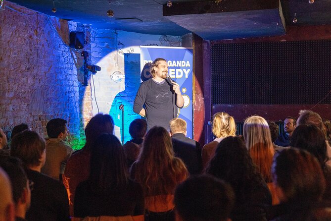 Dark Humor Comedy Show in English in Berlin - Chris and the role of the host