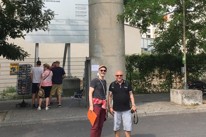 David Bowie in Berlin Private Walking Tour - Cafes, clubs, and the city Bowie found