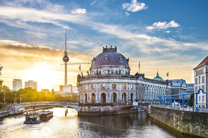 Deluxe Berlin: Hassle-Free Shore Tour from Warnemunde Cruise Port - Charlottenburg and the former British Sector