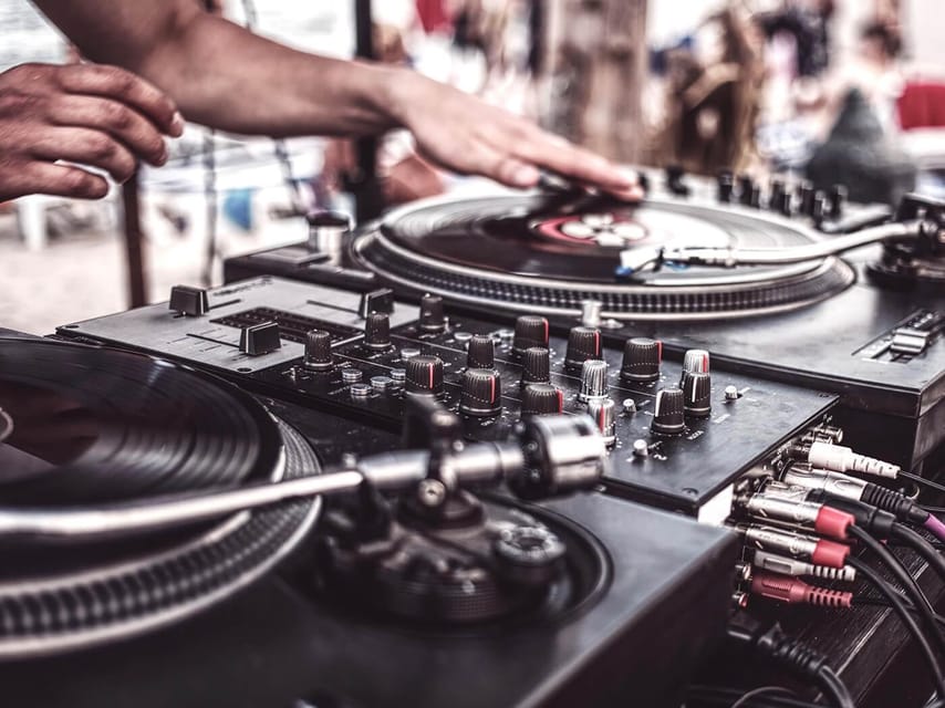DJ for a Day: Learn to Mix Like a Pro in Berlin - What the 90-minute session feels like