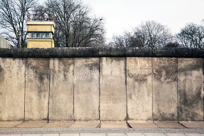 East Berlin and the Berlin Wall 2-Hour Walking Tour - Starting at Hackescher Markt and Friedrichstrasse