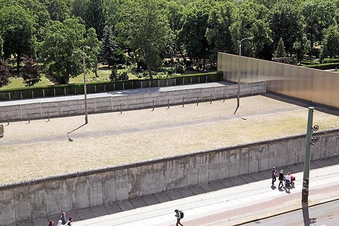 East Berlin and the Berlin Wall 2-Hour Walking Tour - Finishing near Alexanderplatz