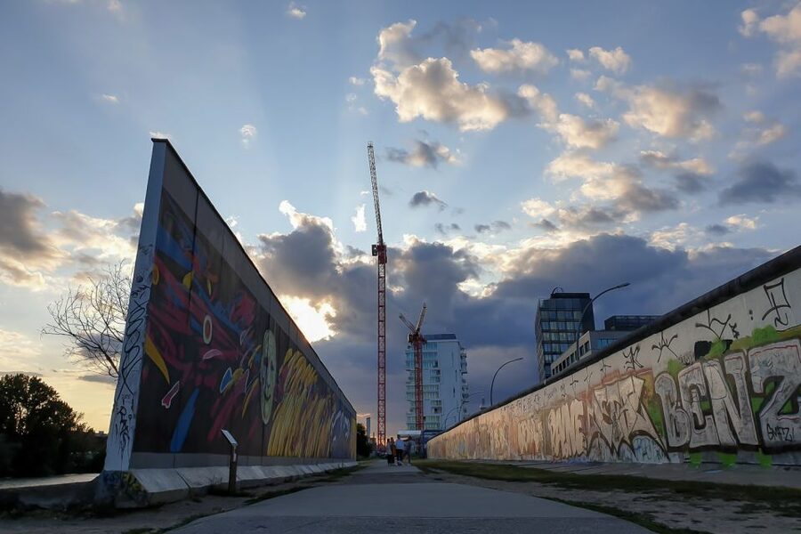 East Berlin and the Wall: Walking Tour - What the guides add