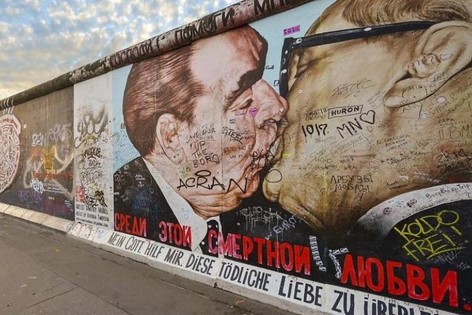 East Meets West: Berlin Food Culture & Street Art - Key points at a glance