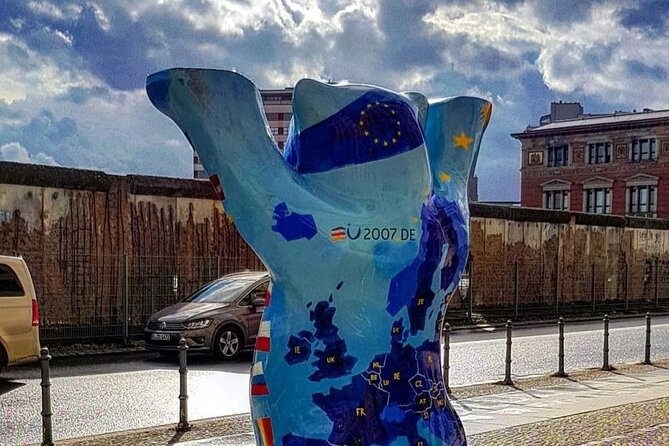 Explore Berlin History and Highlights Sightseeing Walking Tour - Brandenburg Gate and the Reichstag: Berlin’s great public symbols