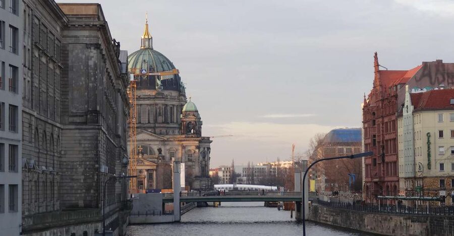 Explore Berlin Tour: History and Highlights - The Reichstag and Berlin’s government quarter