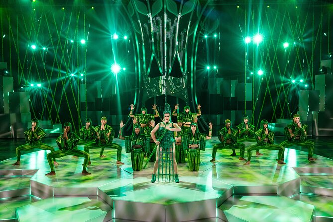 FALLING | IN LOVE Grand Show at Friedrichstadt-Palast Berlin - Ballet, singing, acrobatics, and water effects