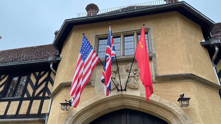 From Berlin: Kings, Crimes, & Spies Potsdam Day Trip by Van - Key points at a glance