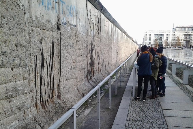 Group Walking Tour (1 - 20 people): 3 Hours the Wall, Third Reich, WW2, Cold War - Brandenburg Gate: a symbol with several lives