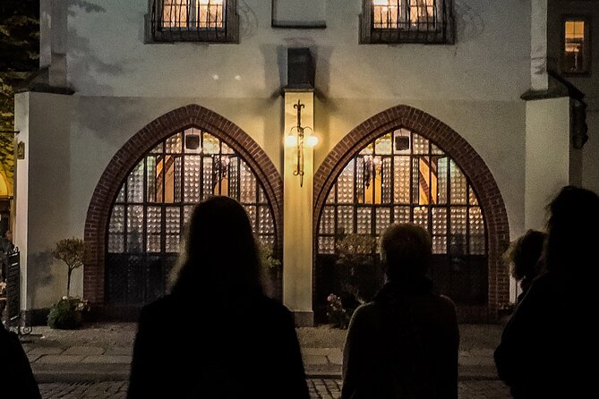 Gruseltour Berlin Haunted Ghost Walk 90-minute at Berlin Mitte city center - Should You Book the Gruseltour Berlin?