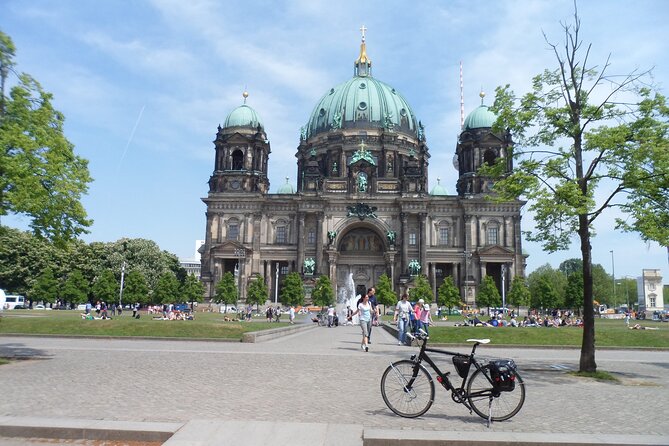 Half-Day Guided Bike Tour of Central Berlin's Highlights - Starting at Bornholmer Street, where the Wall opened