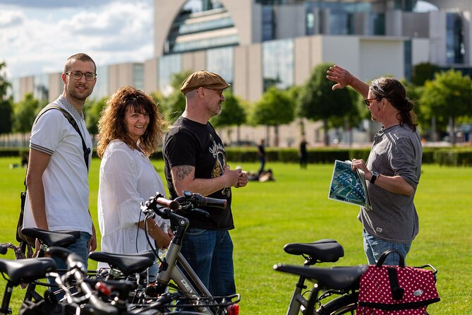 Half-Day Guided Bike Tour of Central Berlin's Highlights - Brandenburg Gate, Berlin’s most famous shortcut through history