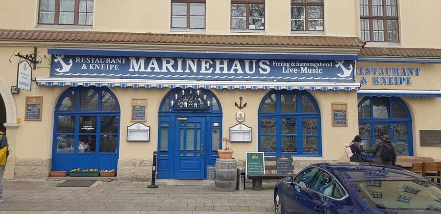 Historic Berlin Pubs & History Tour - Rotes Rathaus and the first local bar